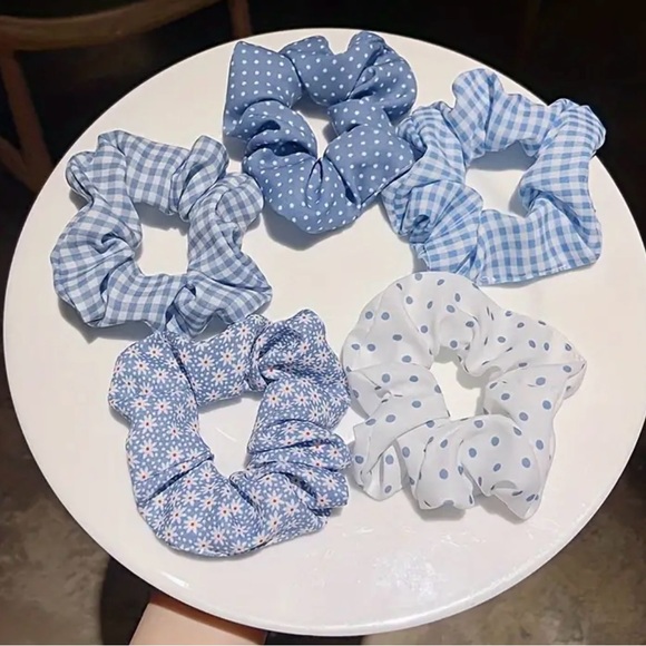 5 Fabric Woman’s Hair Scrunchies Blue & White Polka Dots Checks Flowers - Picture 2 of 8